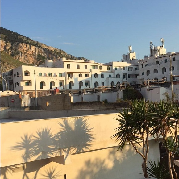 Meet your Posher, Eva - Picture 1 of 1